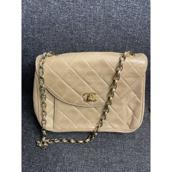 Chanel Vintage Small Bijoux Curve Flap - Picture 2 of 15